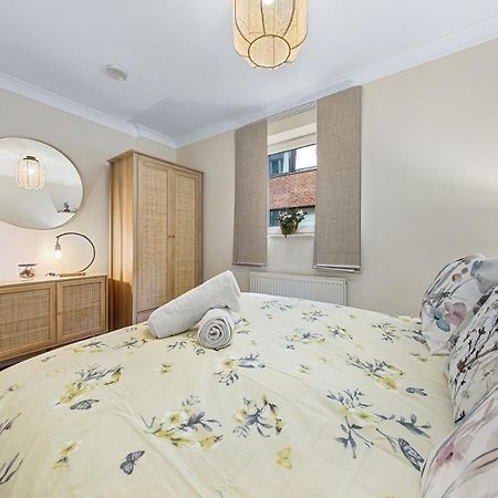 Tranquil 2 Bedroom Apartment Close To St. Paul'S Cathedral London Exteriör bild
