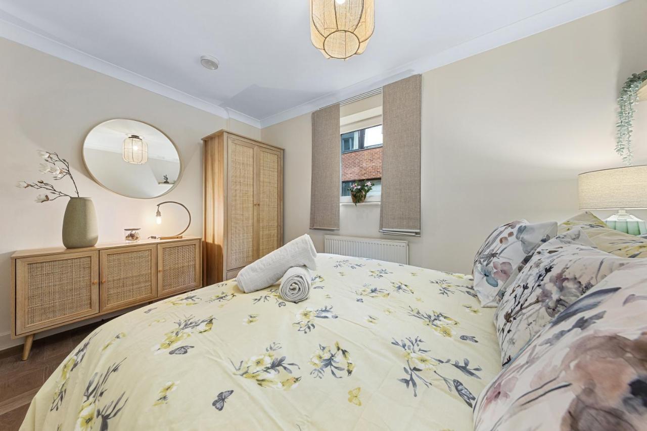 Tranquil 2 Bedroom Apartment Close To St. Paul'S Cathedral London Exteriör bild